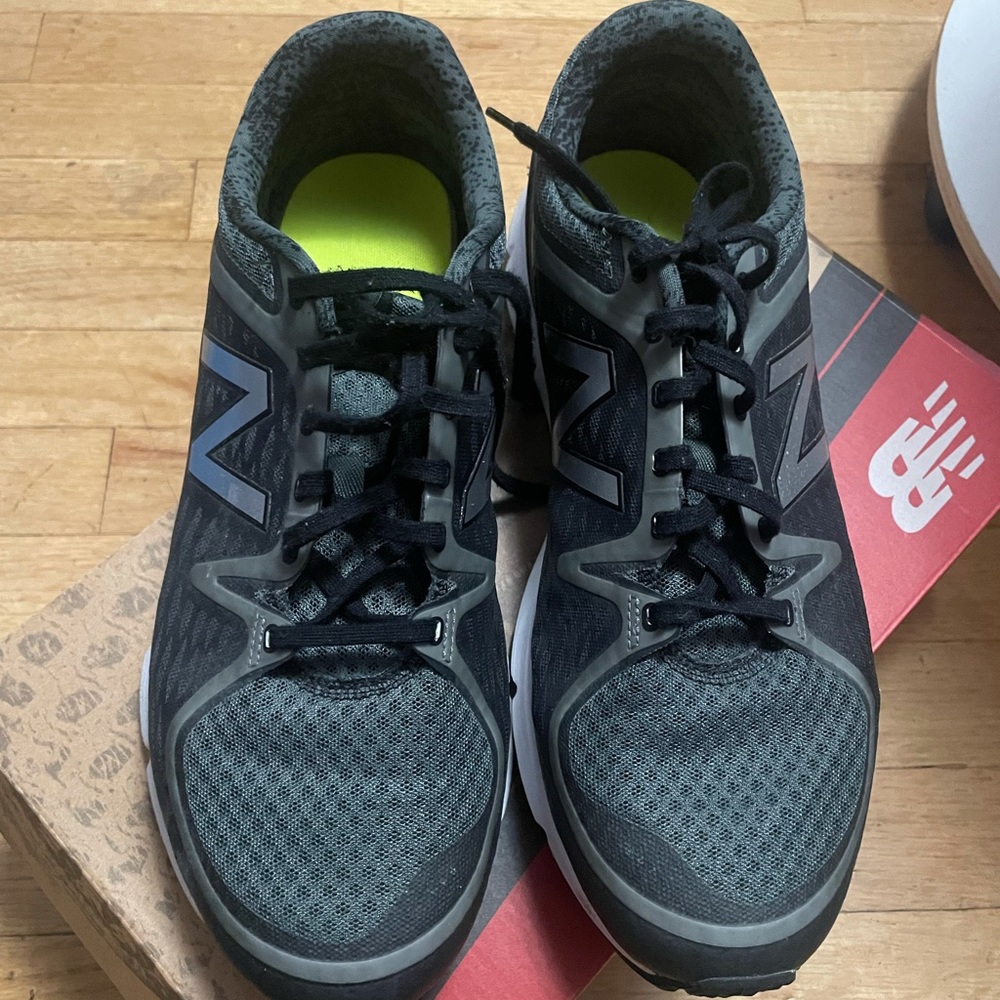 New Balance Men’s  775 v2